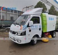 China Dongfeng Small Size Road Sweeper Truck Manufacturers ...