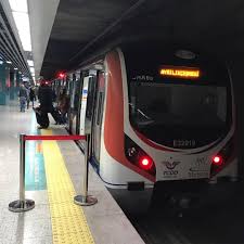 Marmaray Ayrilikcesmesi Treni In 2020 Train Vehicles