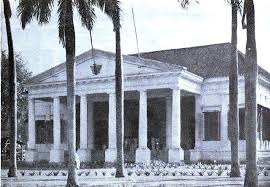 Struktur mahkamah agung terdiri dari seorang pimpinan hakim, kepaniteraan mahkamah agung, sekretaris ma, pimpinan dan hakim anggota ma dengan jumlah total sebanyak 60 orang. File Gedung Mahkamah Agung Kami Perkenalkan 1954 P168 Jpg Wikimedia Commons