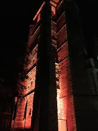 Dit jaar kozen ze in eigen stad te blijven, en de stadswandeling 'by lights' te beleven. Vierde Editie Sint Truiden By Lights Schittert Met Betoverende Lichtprojecties Philips Lighting