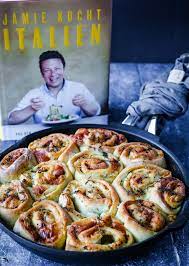 Chef & dad recipe links, book links & more right here jamieol.com/togetherpreorder. Zupfbrot Rezept Mozzarellabrot Aus Jamie Kocht Italien Gewinnspiel A Matter Of Taste