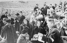 Vanaf 1 juli 1942 werden de joden in nederland hier op transport gesteld. Westerbork Holocaust Encyclopedia