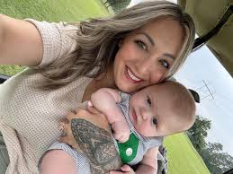 Your only limit is your mind. #fitness #fitmom #mom #momswholift  #strongwomen #strong #gym #gymmlovers #teamcarbo #igdaily #transformation  #weightlossjourney #weightlosstransformation