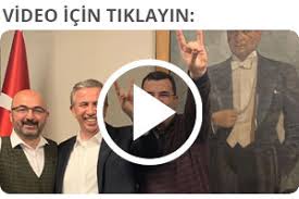 Mansur yavaş'ın konuşmasının satırbaşları şöyle rakibi akp'li mehmet özhaseki'yi geride bırakıp ankara'yı kazanan yavaş, zaferini partililerle beraber tekbir getirip, bozkurt işareti yaparak kutladı. Mansur Yavas Zaferini Boyle Kutladi