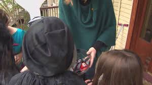He even sprayed his hair grey and wore a pearl necklace. Chicago Releases Halloween Plan Allowing Trick Or Treating With Some Covid 19 Restrictions Wgn Tv