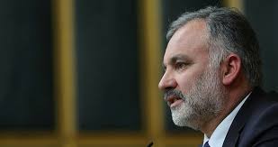He studied political sciences at the ankara university and sociology at the haceteppe university, also in ankara. Ayhan Bilgen Arsivleri Gazete Davul