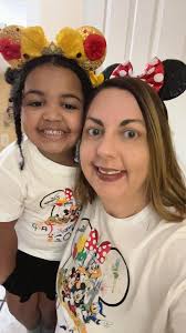 What are must-do rides and attractions at Hollywood Studios?