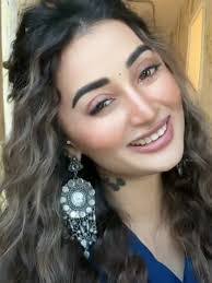 Reshma Desai's Instagram, Twitter & Facebook