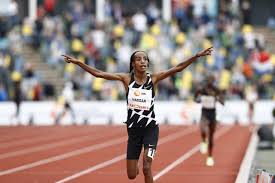 The company is unprecedented, not to say unconscious or proud. Athlete Hassan Breaks 10 000 Meters World Record By 10 Seconds Ruetir