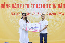 Tiếp nhận hơn 407 tỷ đồng quyên góp ủng hộ người dân bị thiệt hại do bão số  3 | Vietnam+ (VietnamPlus)