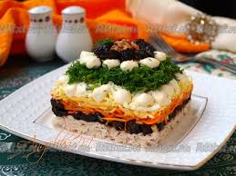 салат с колбасным сыром и крабовыми палочками и чипсами Salat Marsel 8 Poshagovyh Foto V Recepte