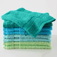 Nous vous proposons des éponges à motifs, à associer aux gants de toilette pour une parure de bain assortie et moderne. Gant De Toilette Camaieu Lagon Lot De 8 Blancheporte