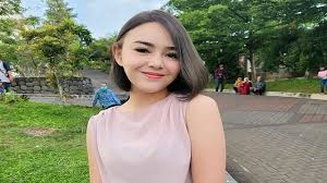 Salah satu penyebabnya adalah seputar hubungannya dengan el rumi anak ahmad dhani. Biodata Amanda Manopo Pemeran Andin Ikatan Cinta