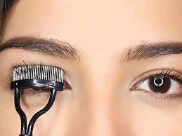 Keep Mascara From Clumping - Lucy Tries It