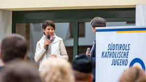Her last victories are the downhill women in haus im ennstal during the season 2003/2004 and the women's super g in the fis. Firmung Mit Isolde Kostner Die Neue Sudtiroler Tageszeitung