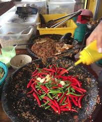 Jangan lupa setelah mengupas dan memotong motong kentang sebaiknya di rendam dahulu dengan air bersih secukupnya. Ayam Gepuk Pak Gembus Batu 5 Kuala Jalan Jalan Cari Makan Di Kedah Facebook