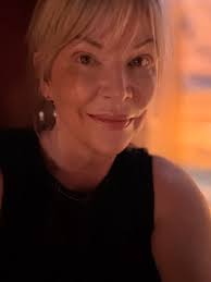 wow lips wednesday..pony express edition. while seated in a pony express  replica wagon im delivering mail in @itcosmetics confidence in a serum lip  gloss in the shade self worth. its lip gloss