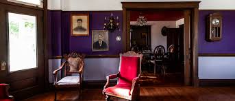 On n'est pas couché laurent ruquier avec natacha polony & aymeric caron léa vicens 28/09/13. Hosts On Airbnb Invite Daring Guests To Book These Spirited Stays For 31