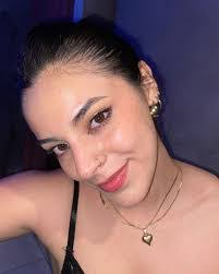 Elina Arroyo's Instagram, Twitter & Facebook