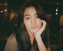 Jika anda pernah melihat serial sinetron berjudul pesantren rock and roll reborn, pasti tidak asing dengan artis yang satu ini. Biodata Mawar De Jongh Pelantun Lebih Dari Egoku Yang Telah Berjuta Kali Ditonton