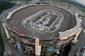 Bristol motor speedway is located outside bristol in northern tennessee. Bristol Motor Speedway The Theater Of Speed Snaplap