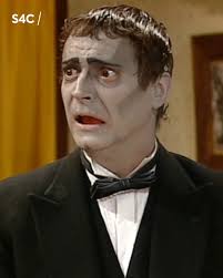 Pwy sy' angen Aeron pan mae Pluto o gwmpas? Move over Dr Dolittle..! Wil ac  Aeron