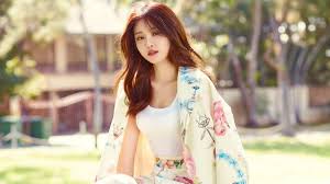 I love naeun, especially in this dress. Naeun Wallpapers Wallpaper Cave
