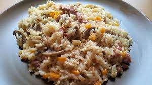 Scopri la nostra ricetta valutata 4.5/5 da 77 membri. Risotto Autunnale Con Zucca Funghi E Salsiccia Ricettone