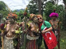 Gine ya da resmî adı ile gine cumhuriyeti, afrika kıtasının batı bölümünde yer alan bir ülkedir. Papua Yeni Gine Bilgiustam
