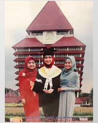 Sblm layan #gemagegarvaganza iron bj dulu esok nk keje plak. Foto Foto Masa Muda Oki Setiana Dewi Mirip Banget Ria Ricis Matamata Com