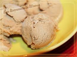 Glace Aux Bonbons Caramel Enrobes De Chocolat Les Entremets De Manue Eis Selber Machen Selber Machen Eis