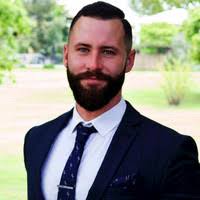 40+ Profile mit dem Suchbegriff „Menary“