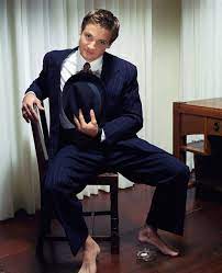 Jeremy Renner's Feet << wikiFeet Men