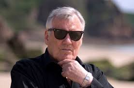 Carter M. Bond, a former private school athletic instructor and homemaker,  dies