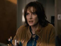 In netflix's '80s drama 'stranger things,' winona ryder plays a mother in a town where a lot of things start to go very wrong. Stranger Things Season 1 Episode 1 Review The 80 S A Mystery And Winona Ryder