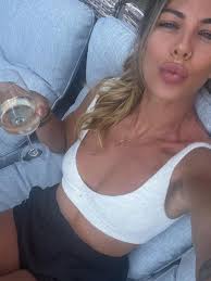 Vikki Mitchell (@vikkimitch) • Instagram photos and videos