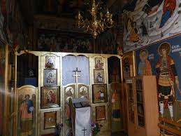 În tradiția populară de sfântul gheorghe ard comorile pământului, ele putând fi văzute, iar cei care le caută nu trebuie să sufle niciun cuvânt pentru o supersiție legată de sfântul gheorghe spune că de ziua sfântului gheorghe nu e bine să dormi, pentru că vei lua somnul mieilor și vei fi adormit tot anul. Catalog Afaceri