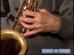 how to play tenor saxophone playing a chromatic scale on the tenor saxophone