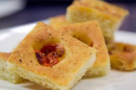 Recette Focaccia Au Fromage De Chevre Et Tomates Recette Envie De Bien Manger Focaccia Recette Aperitif