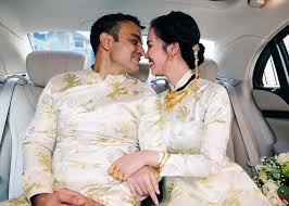 Võ hạ trâm từng tiết lộ bạn trai không hoạt động trong showbiz. Vo Háº¡ Tram Ä'eo Vang Ä'áº§y Tay Lam Lá»… Háº±ng Thuáº­n Táº¡i Chua