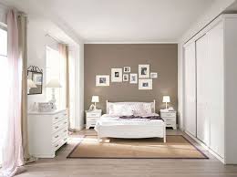 Dipingere la camera da letto con due colori è un'ottima scelta soprattutto per una camera da letto con mobili bianchi a cui si voglia donare un po' di personalità e stile. Camera Da Letto Tortora Elegante E Accogliente Ecco 16 Idee Per Ispirarvi Camera Da Letto Tortora Camera Da Letto Classica Camera Da Letto