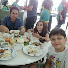 Pada 1 januari 2010, serina mendirikan rumah tangga dengan jejaka inggeris, gavin edward o'luanaigh atau salahudin ghafar. Serina Chef Wan Sah Bergelar Isteri Pilih Pegawai Polis Sebagai Teman Hidup The Malaya Post
