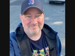 Scott Hayes's Instagram, Twitter & Facebook