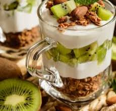 Tiramisu Kiwi Speculoos En 2020 Tiramisu Kiwi Speculoos Gateau A La Compote