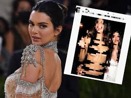 Schon bei ihrer geburt wurde sie von kameras beobachtet, doch sie hat eine . Kendall Jenner Zu Heiss Fur Die Hochzeit Ihrer Freundin Sexy National Vol At