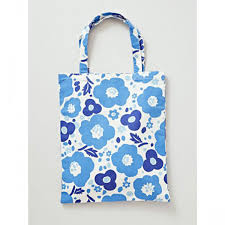 Australians use in excess of six billion plastic bags each and every year, and by providing shoppers with a reusable bag that can be easily folded and tucked away when not in use, you're doing your part to reduce the harmful effects of such large quantities of plastic going to waste. Botanical Flower Canvas Reusable Shopping Tote Bag