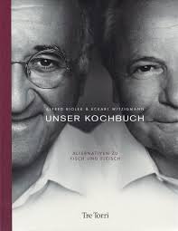 Alfred biolek wurde 1934 als sohn des promovierten rechtsanwalts joseph biolek und dessen frau hedwig, geborene lerch, einer klosterschülerin und laienschauspielerin, in freistadt in der damaligen tschechoslowakei geboren. Unser Kochbuch Alternativen Zu Fisch Und Fleisch Von Alfred Biolek Und Eckart Witzigmann Tre Torri Verlag 2005 Isbn 13 97 Fisch Und Fleisch Kochbuch Bucher