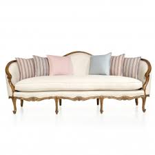 All the talent of our craftsmen for the masterpiece. Sofas Canapes