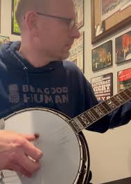 Here's a Prewar Gibson Oriole conversion just in at CBW. This banjo has a  walnut neck from Arthur Hatfield and at the heart of this banjo is a  Huber...