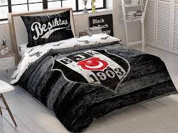 Taç tek kişilik beşiktaş nevresim takımı nevresim:160x220 cmfitted çarşaf:100x200 cmyastık kılıfı:50x70 cm (1 adet). Tac Lisansli Besiktas Wooden Logo Tek Kisilik Nevresim Takimi Nevresim Dunyasi Nevresim Takimlari Tac Cotton Box 3d Nevresim Clasy Cemil Ipekci